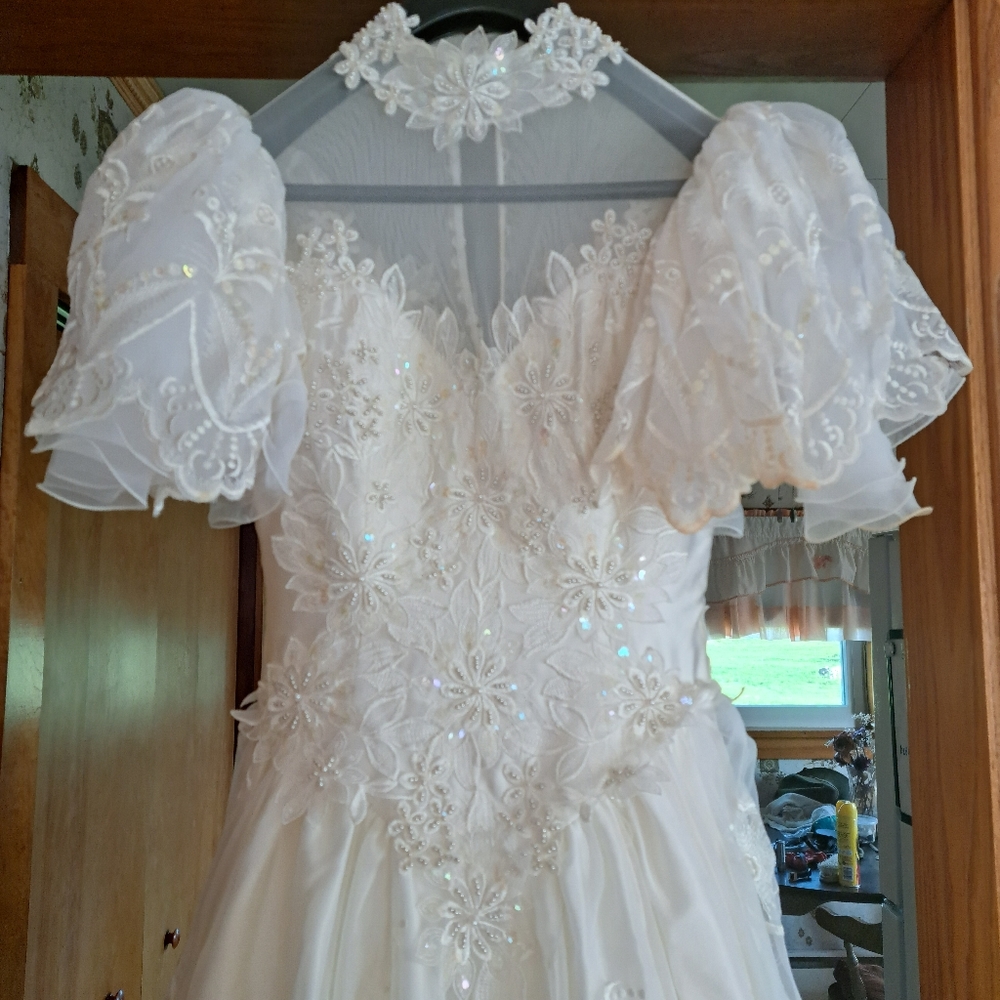 Wedding gown